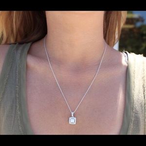 White Gold-Plated Pendant Necklace